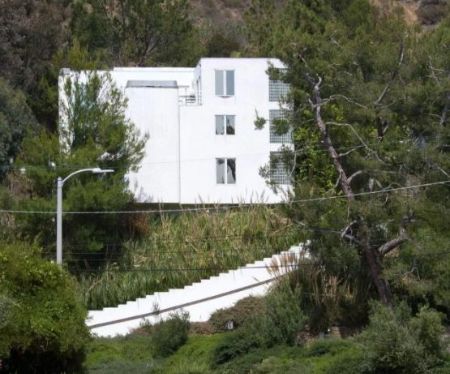 Their million dollar worth mansion at Beverly Hills.